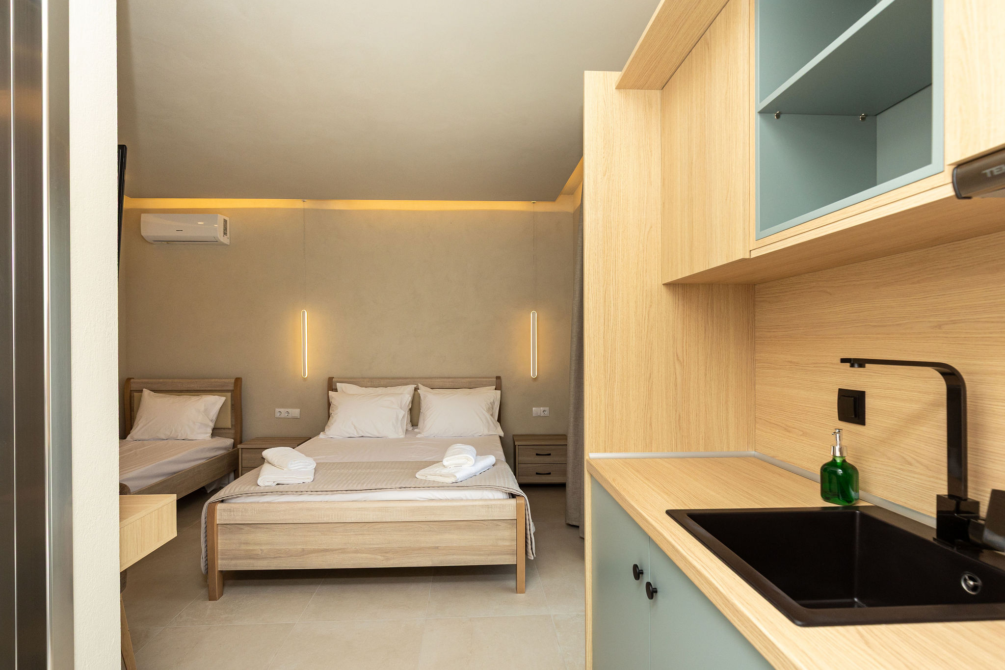 ROOM15 8