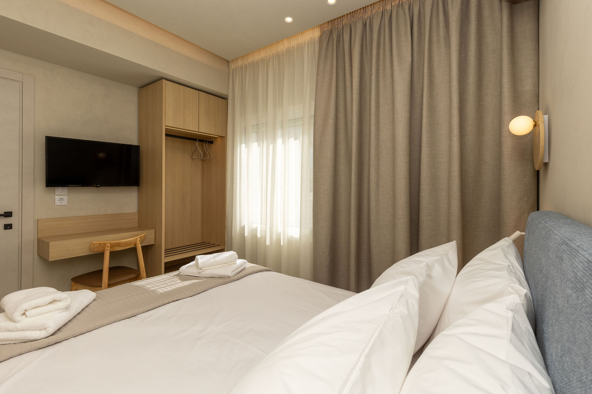 Room 12 — 8