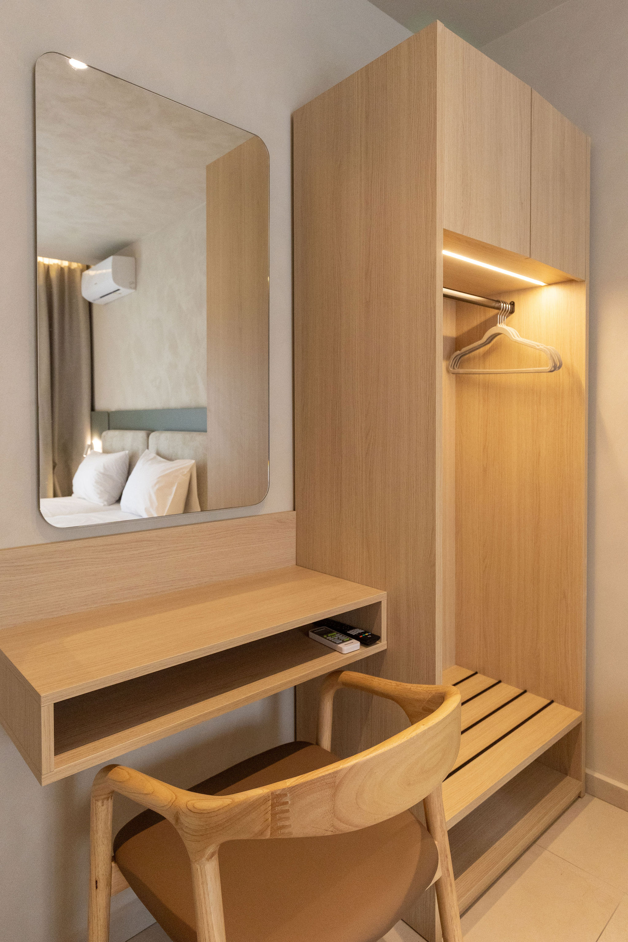 Room 13 — 8