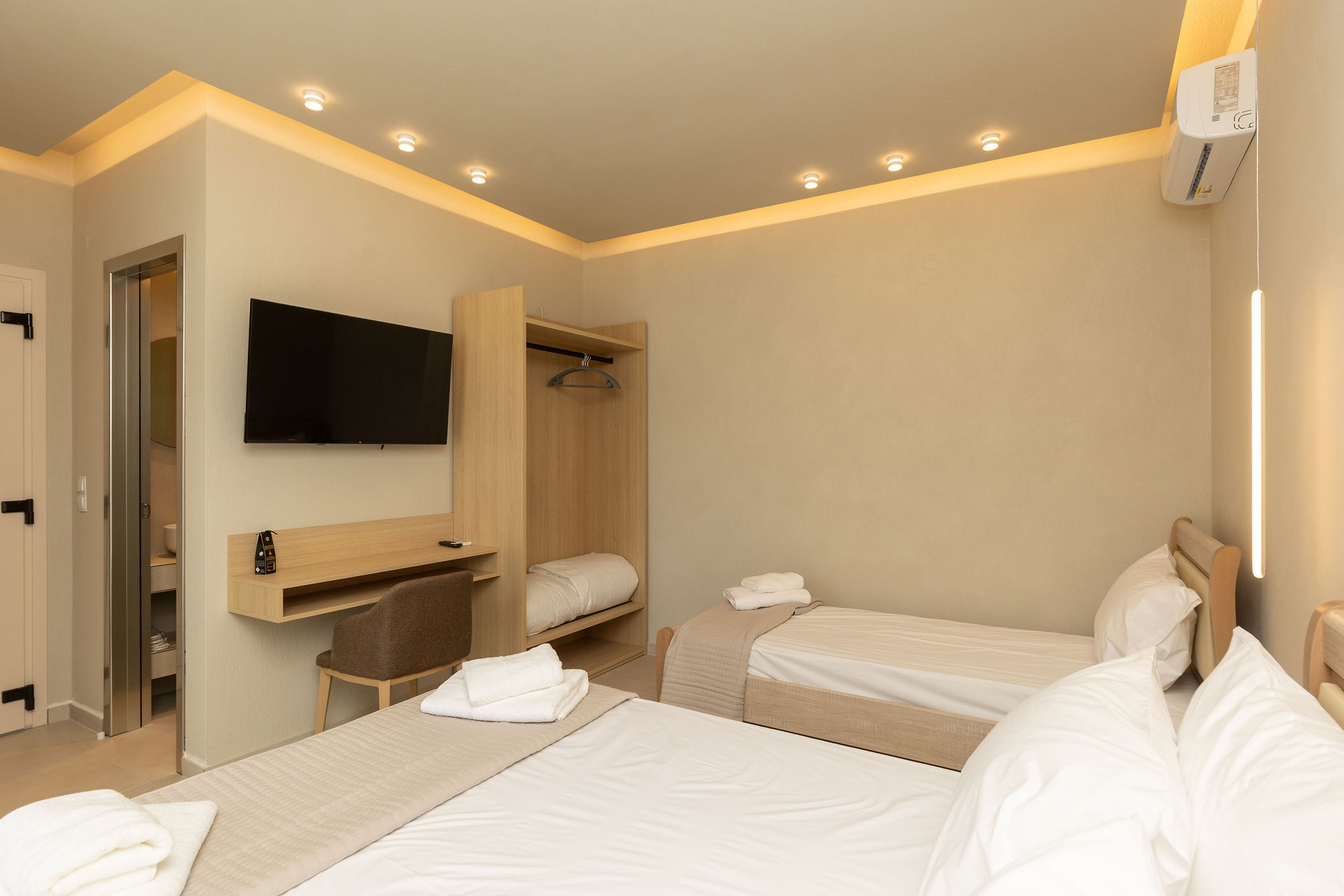 ROOM15 12