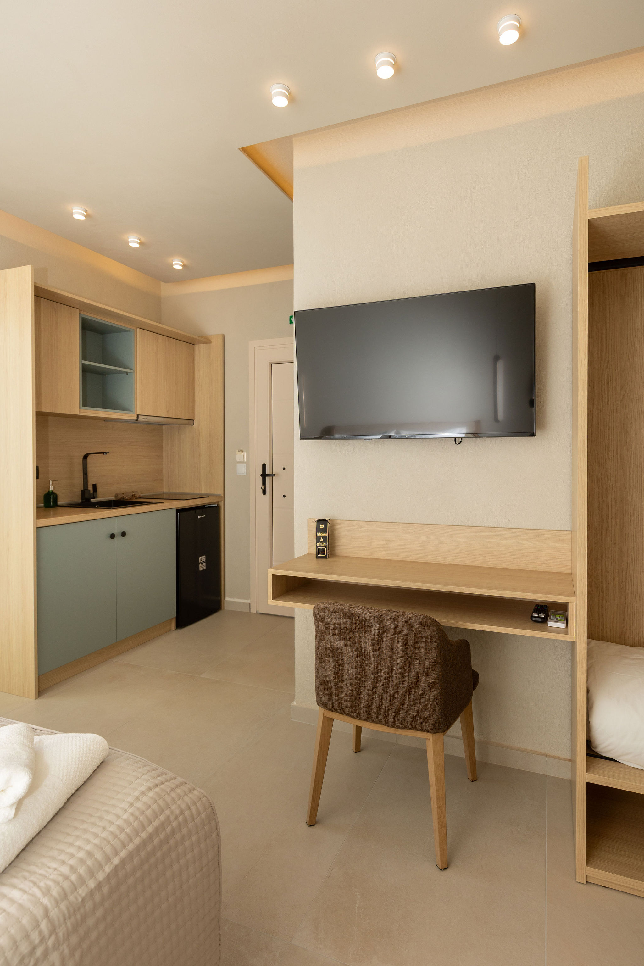 ROOM15 18
